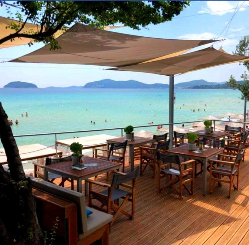 Endless Blue Seaside Villa Palaiontsiflikion Ngoại thất bức ảnh